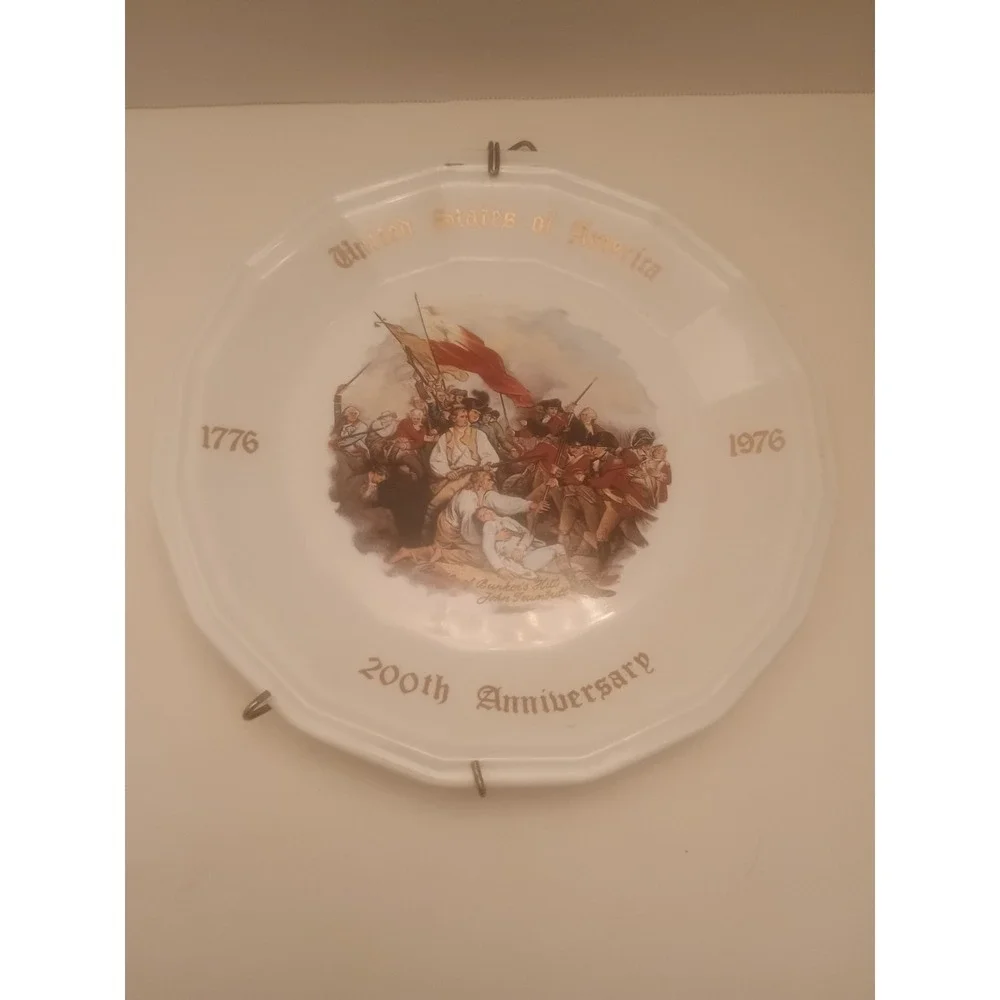 Vintage USA 200th Anniversary Collector's Plate With Wall Hanger